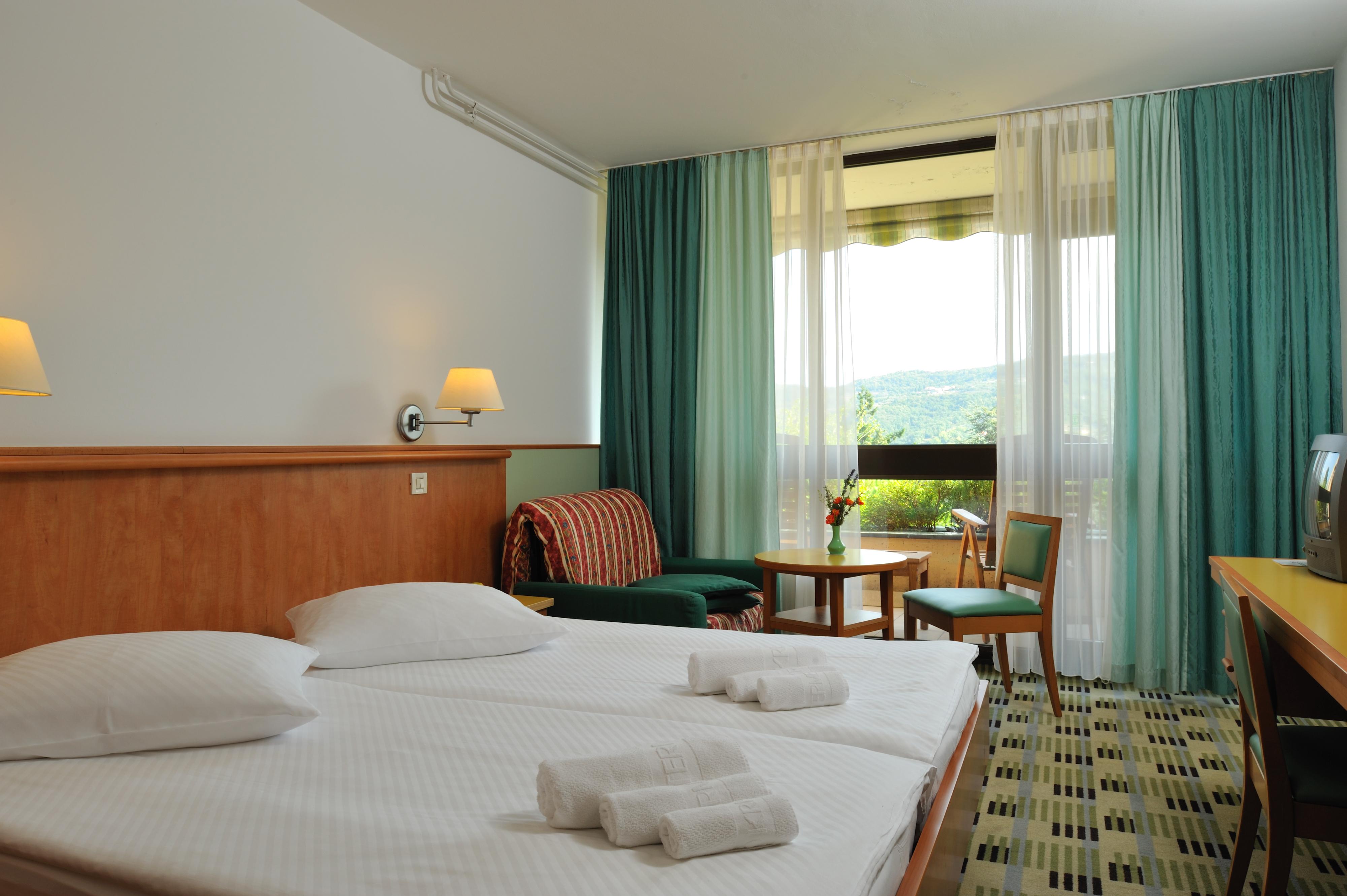 Hotel Svoboda - Terme Krka Strunjan Exterior photo